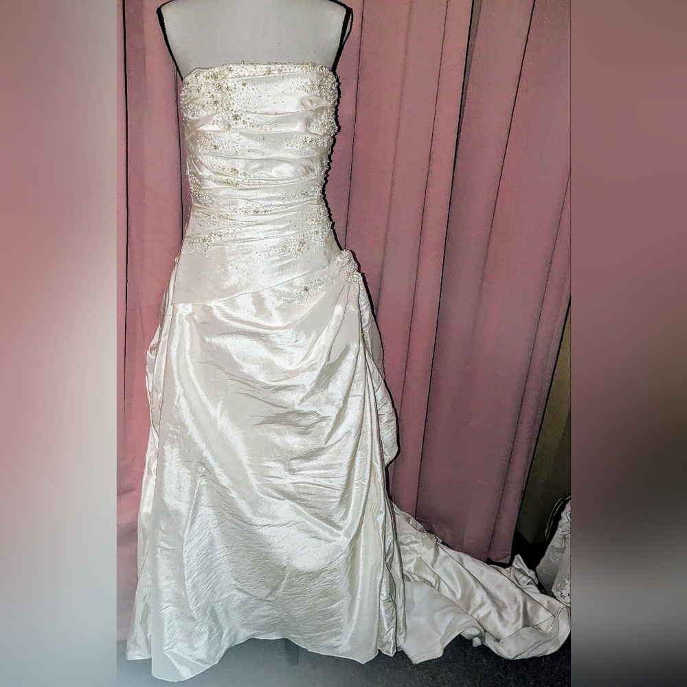 The DIAMOND COLLECTION Strapless Sequin Wedding Dress 12P